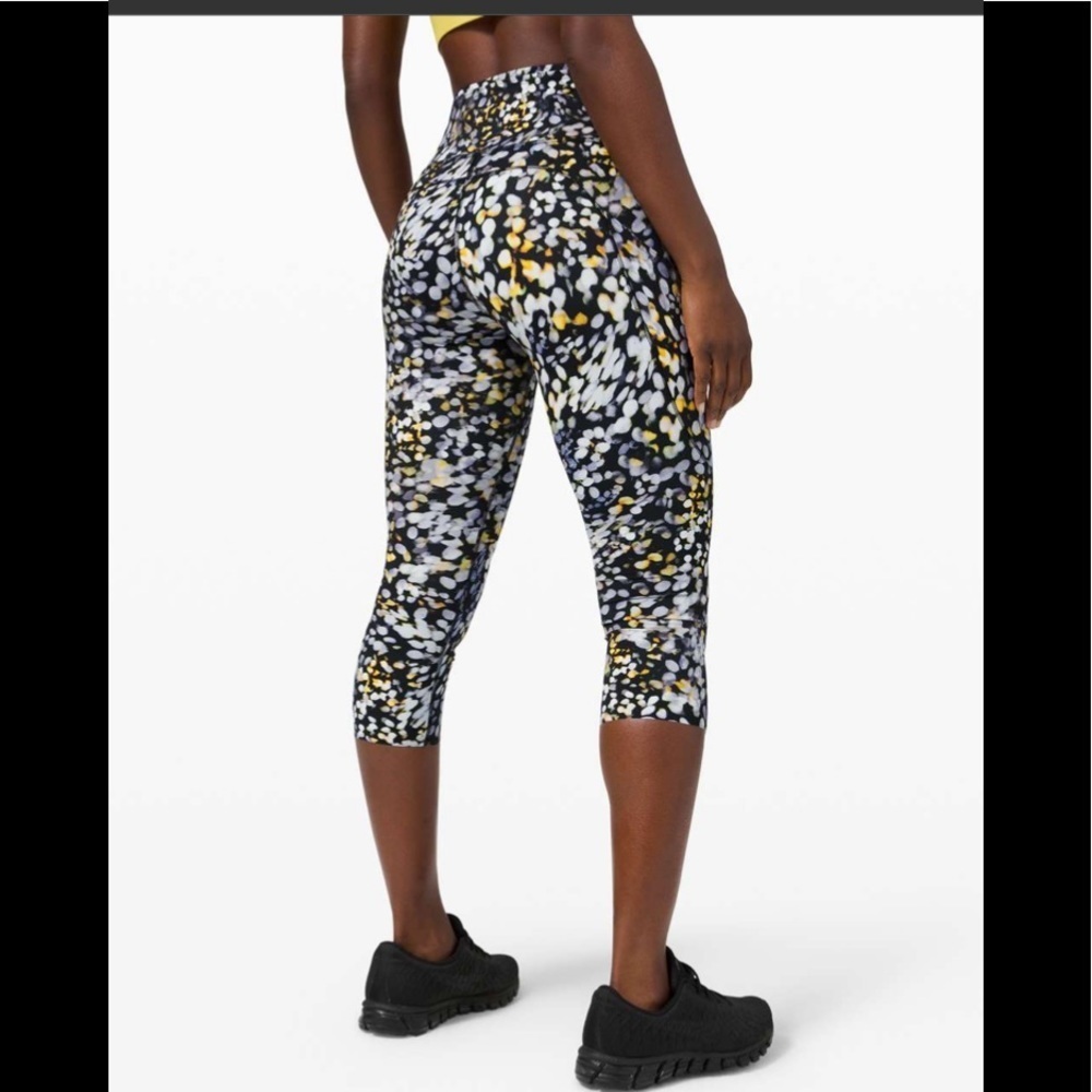 NWT Lululemon Fast and Free Crop II 19" Reflective 
Metropolis Glow Multi Sz 2